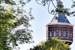 Renovated luxury water tower within walking distance of the beach boulevard